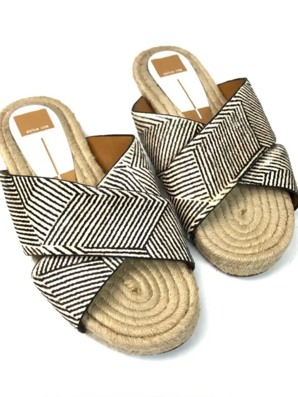 GENIVEE SANDALS | Dolce Vita
